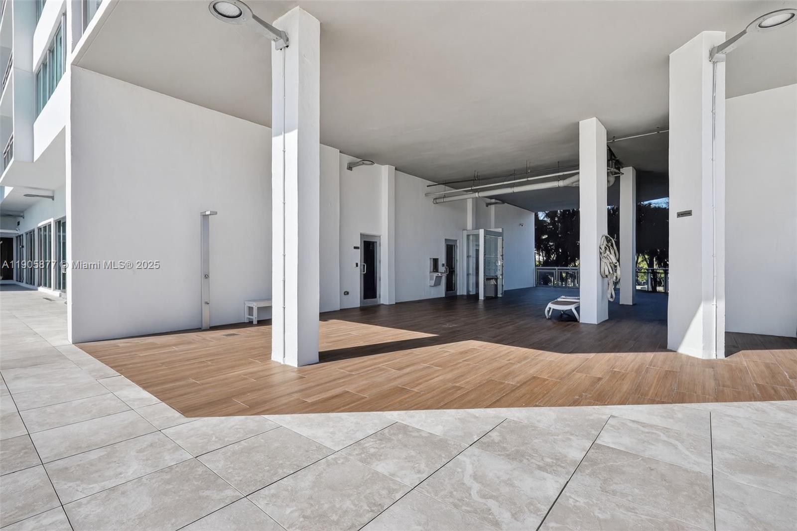 BURLEIGH HOUSE CONDO - Residential