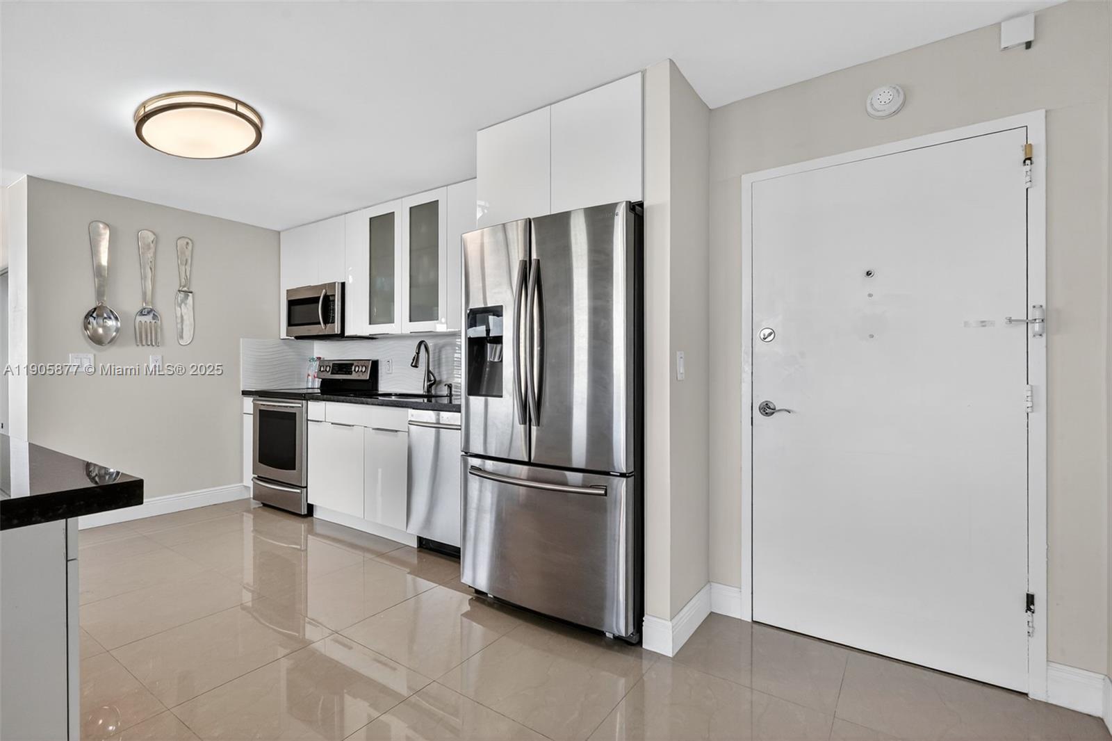 BURLEIGH HOUSE CONDO - Residential