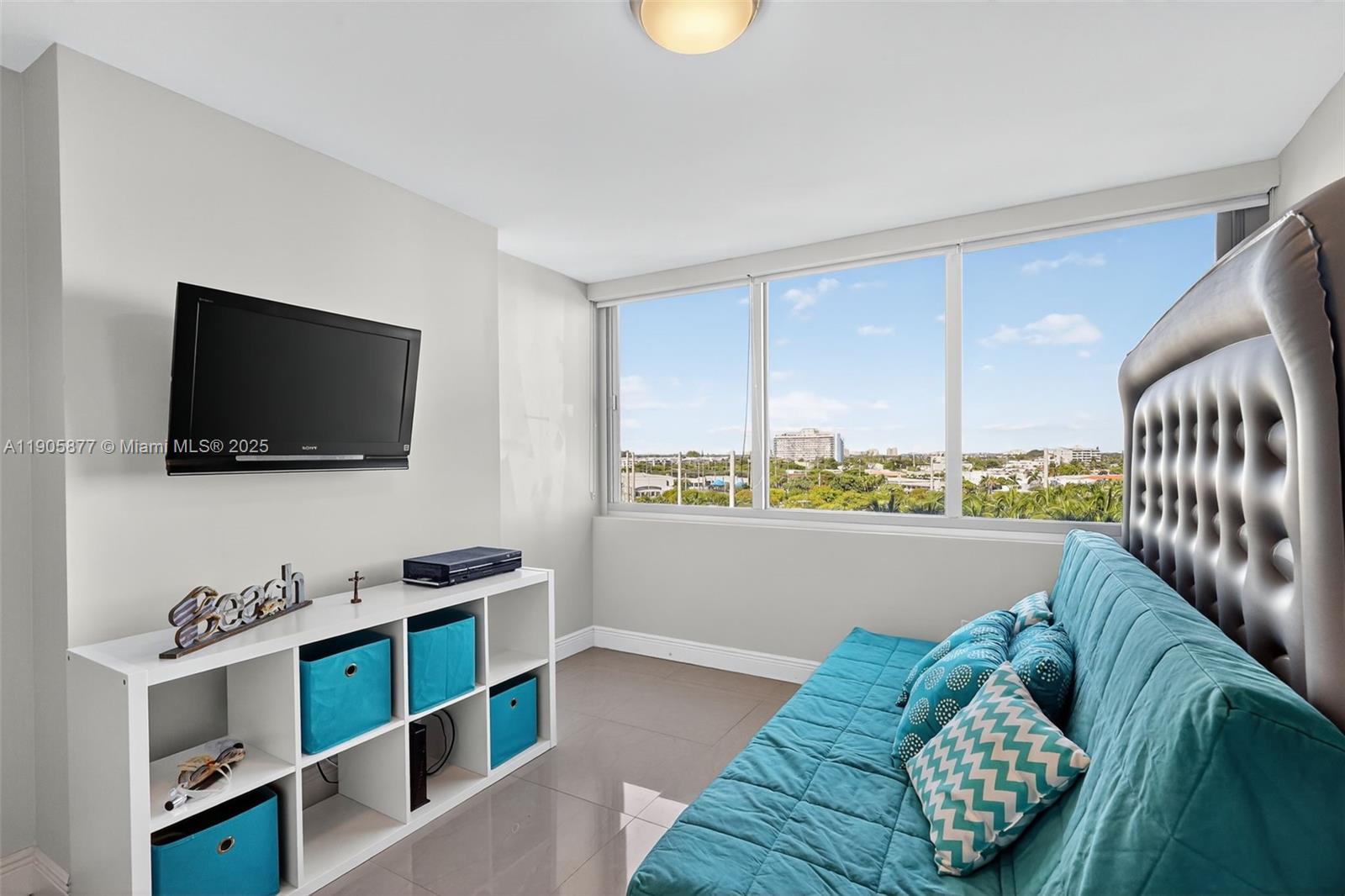 BURLEIGH HOUSE CONDO - Residential