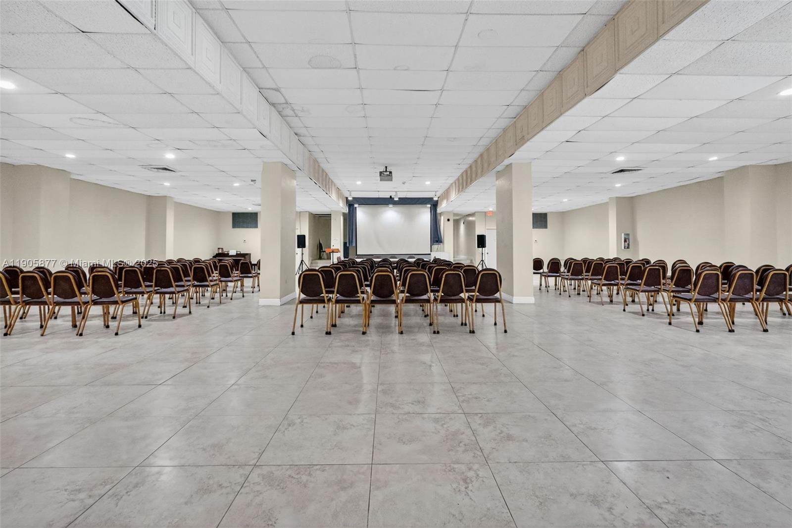 BURLEIGH HOUSE CONDO - Residential