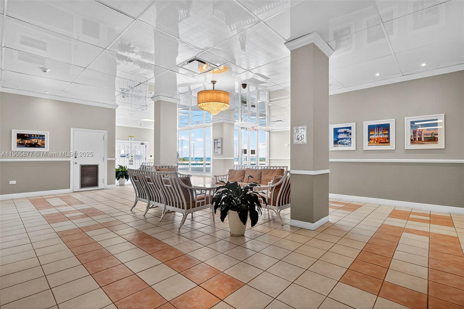 BURLEIGH HOUSE CONDO - Residential