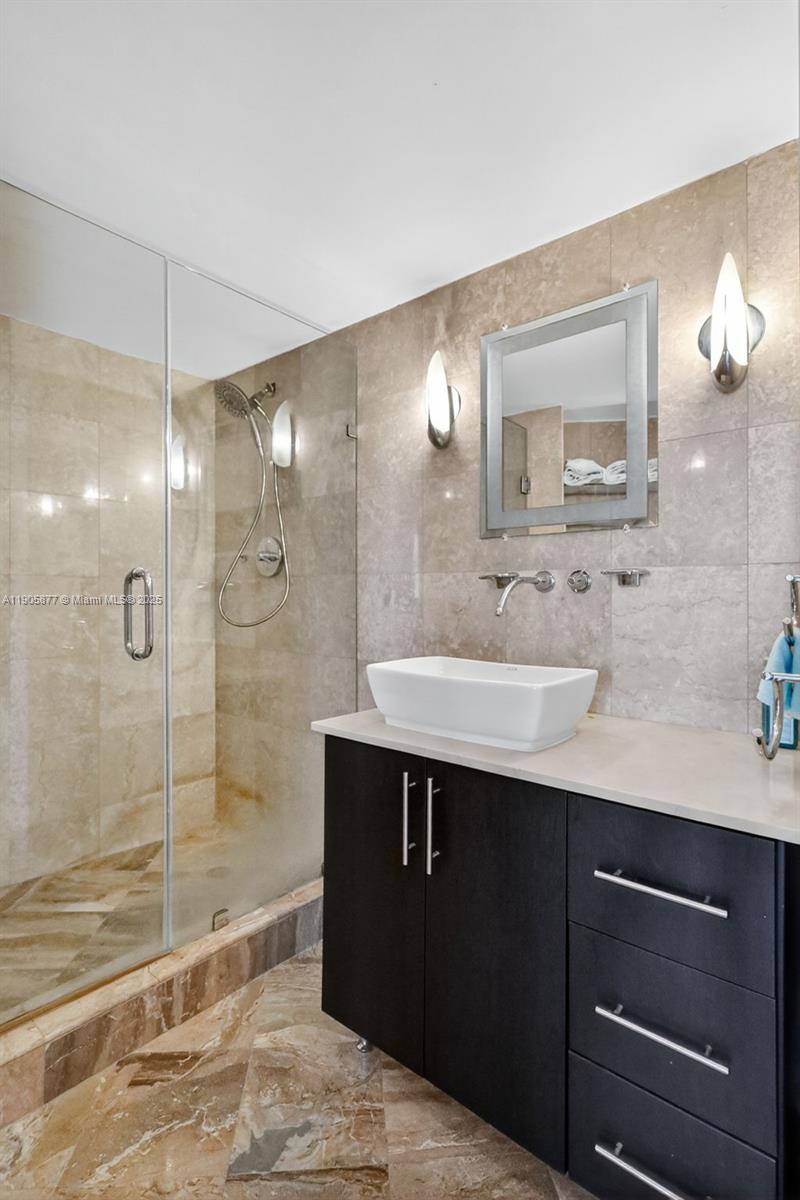 BURLEIGH HOUSE CONDO - Residential