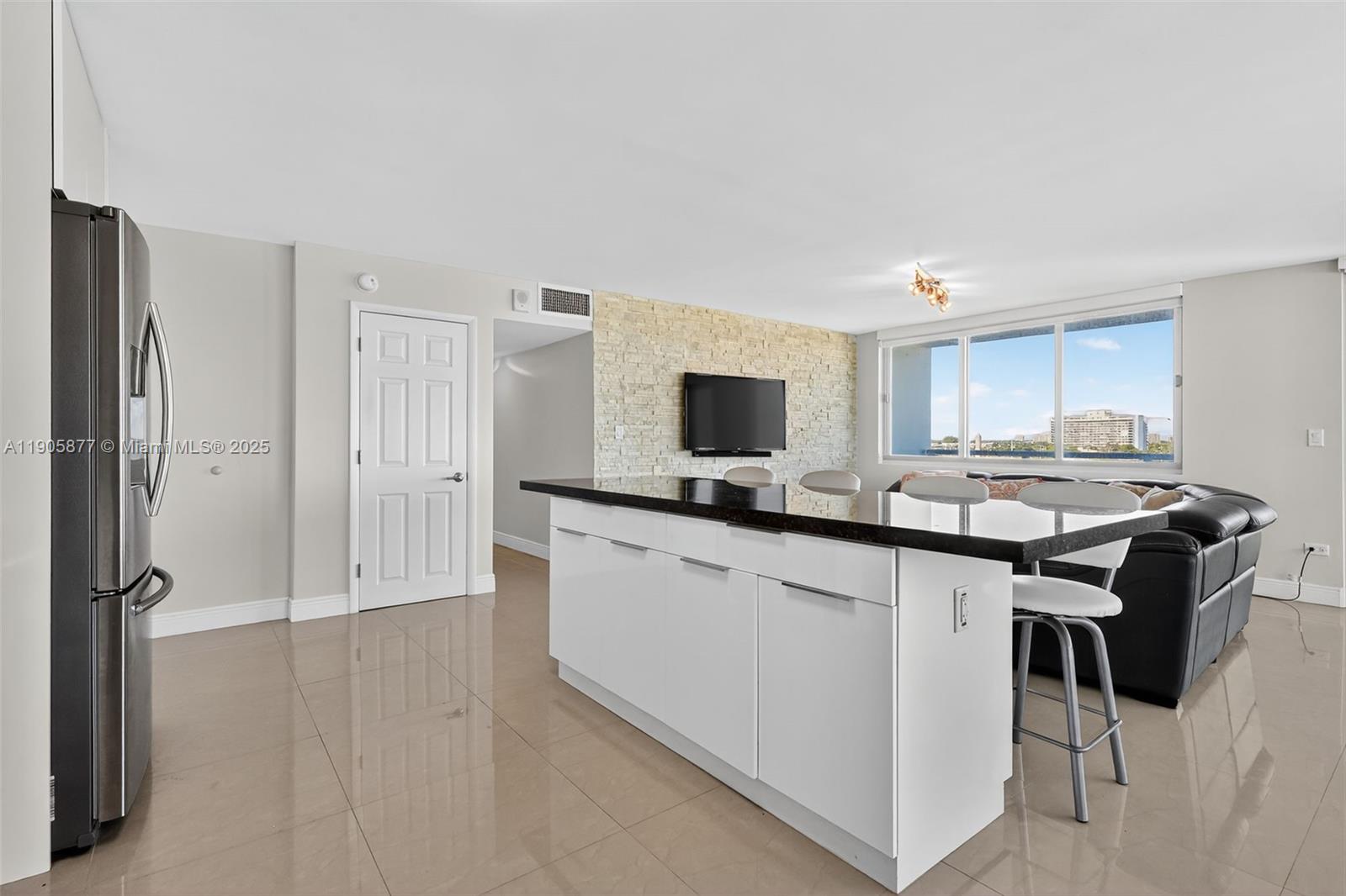 BURLEIGH HOUSE CONDO - Residential
