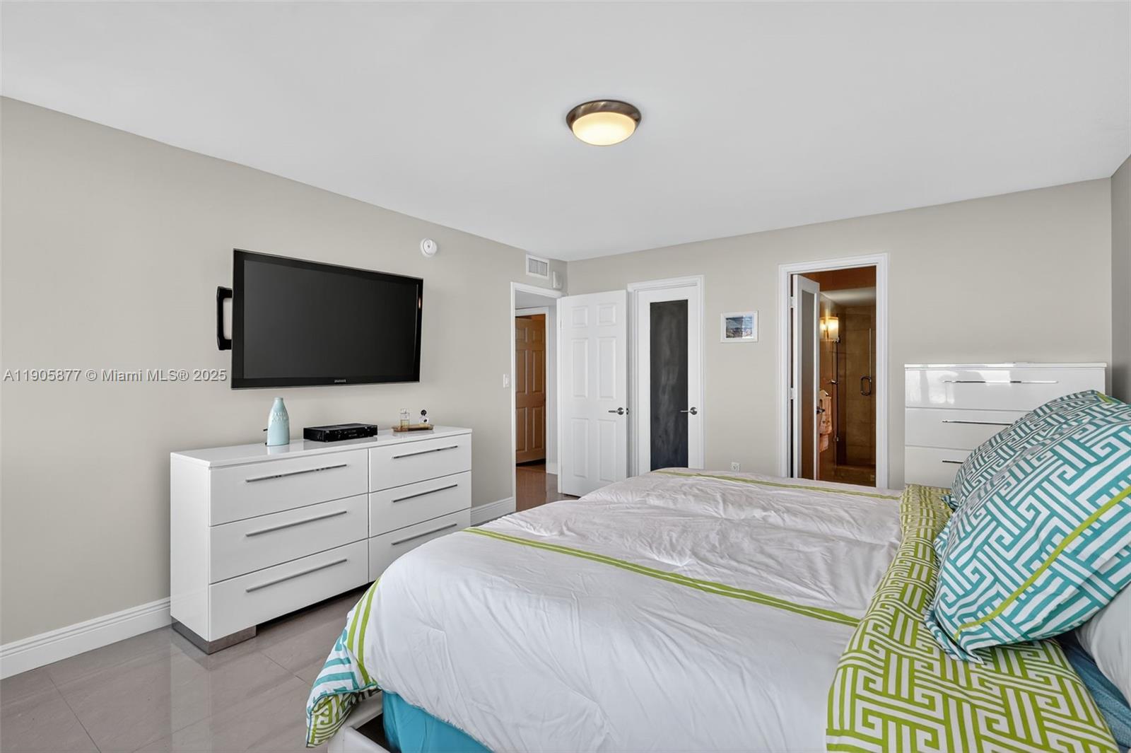 BURLEIGH HOUSE CONDO - Residential