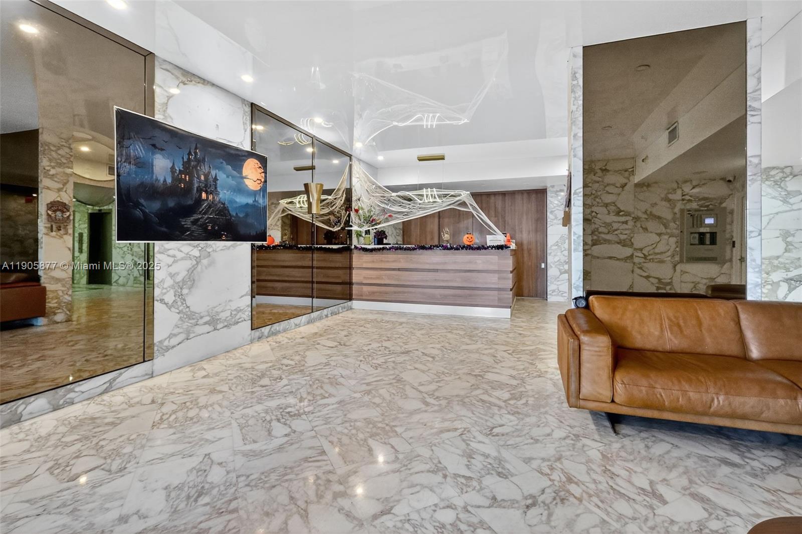 BURLEIGH HOUSE CONDO - Residential