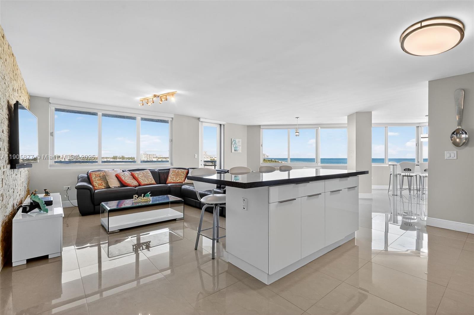 BURLEIGH HOUSE CONDO - Residential
