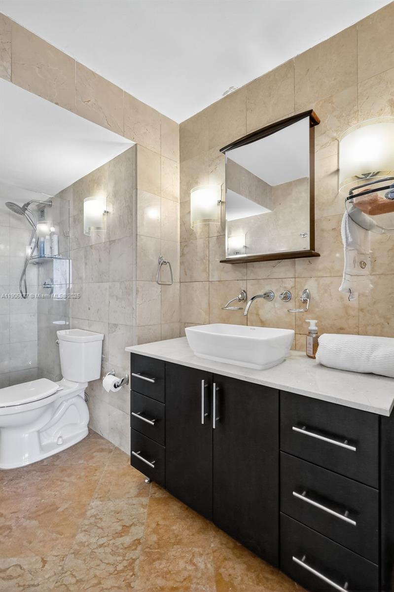 BURLEIGH HOUSE CONDO - Residential