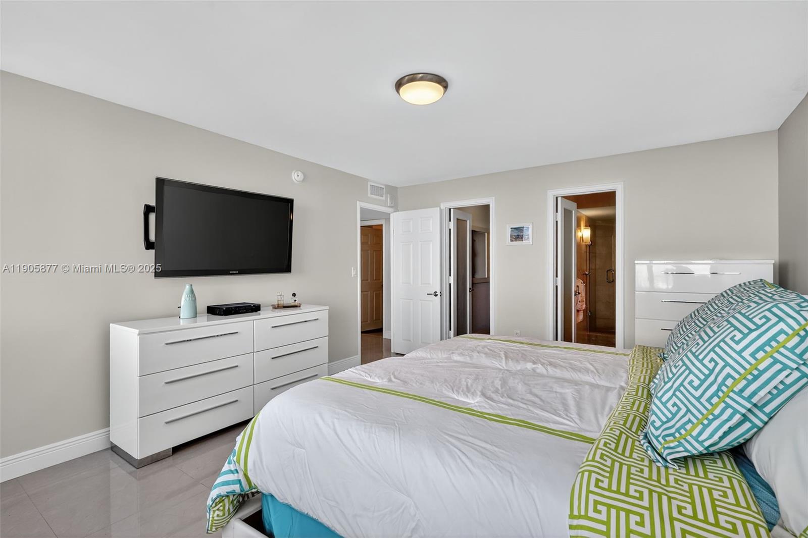 BURLEIGH HOUSE CONDO - Residential