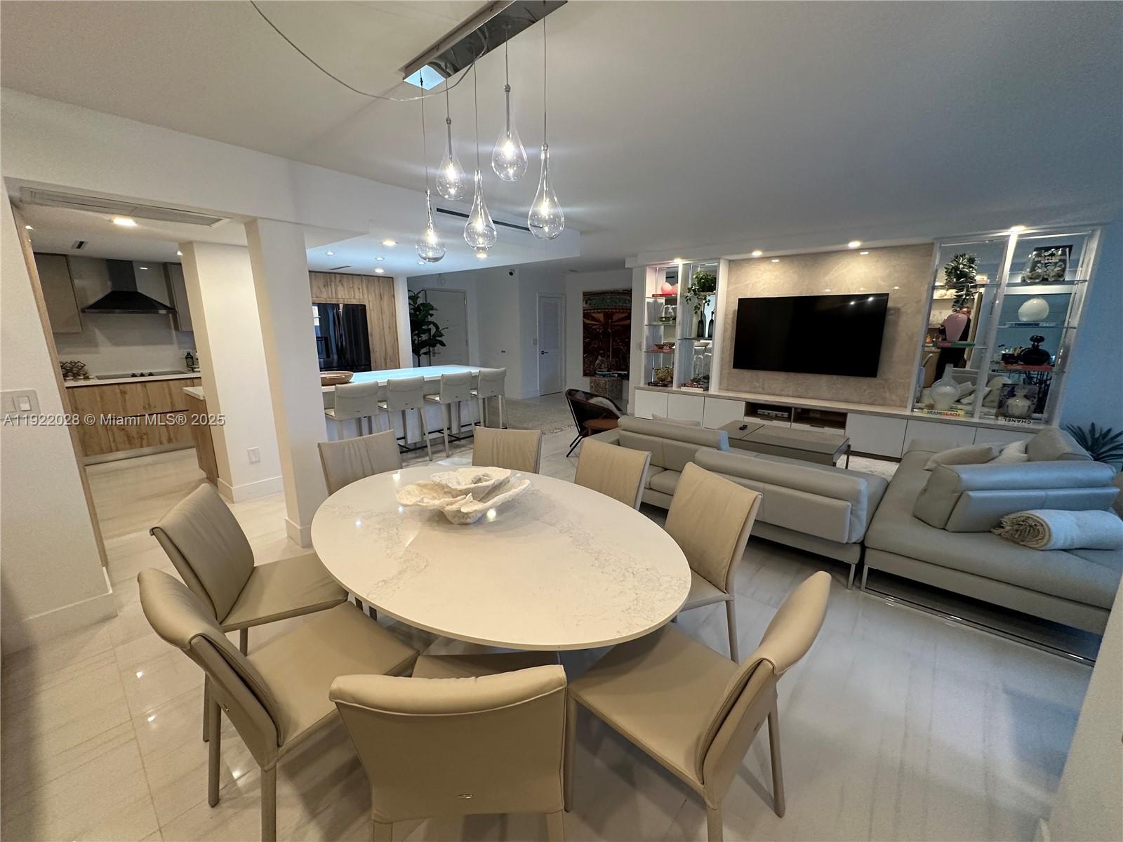 9801 Collins Ave 19P