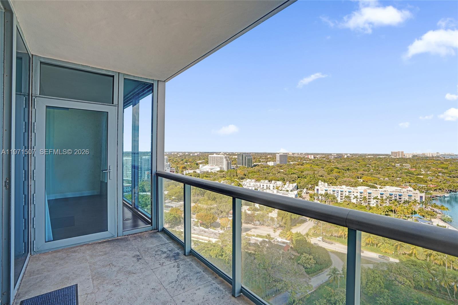 BLUE CONDO - Residential