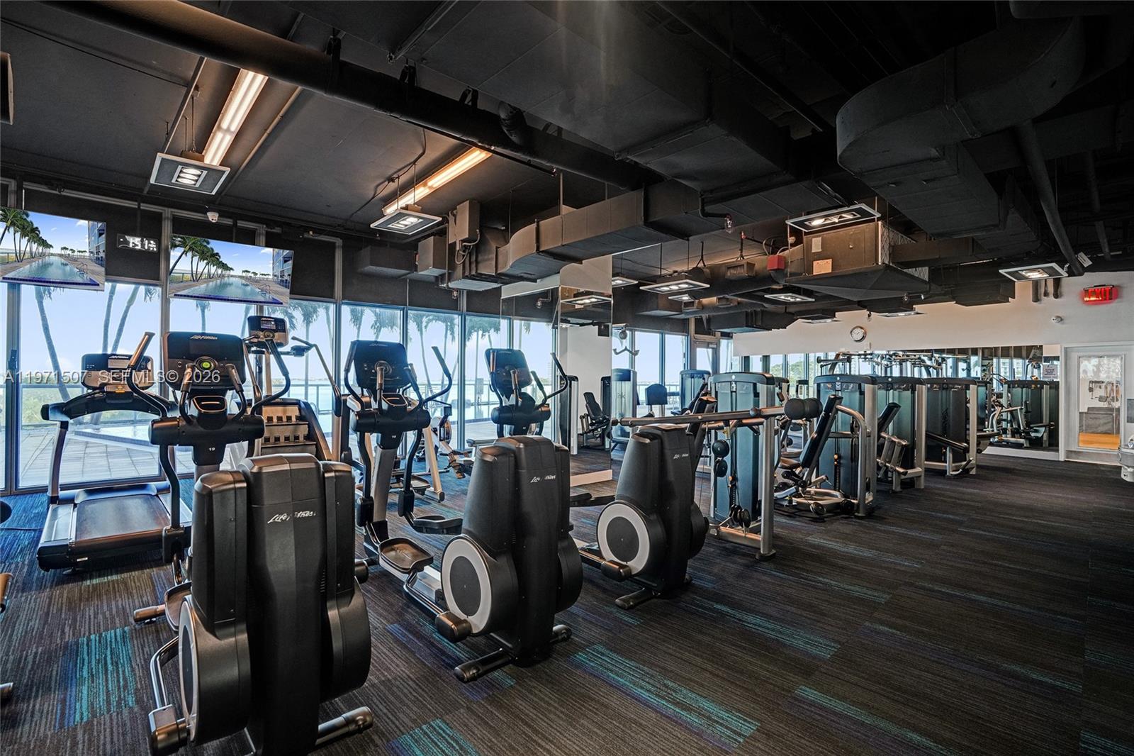 BLUE CONDO - Residential