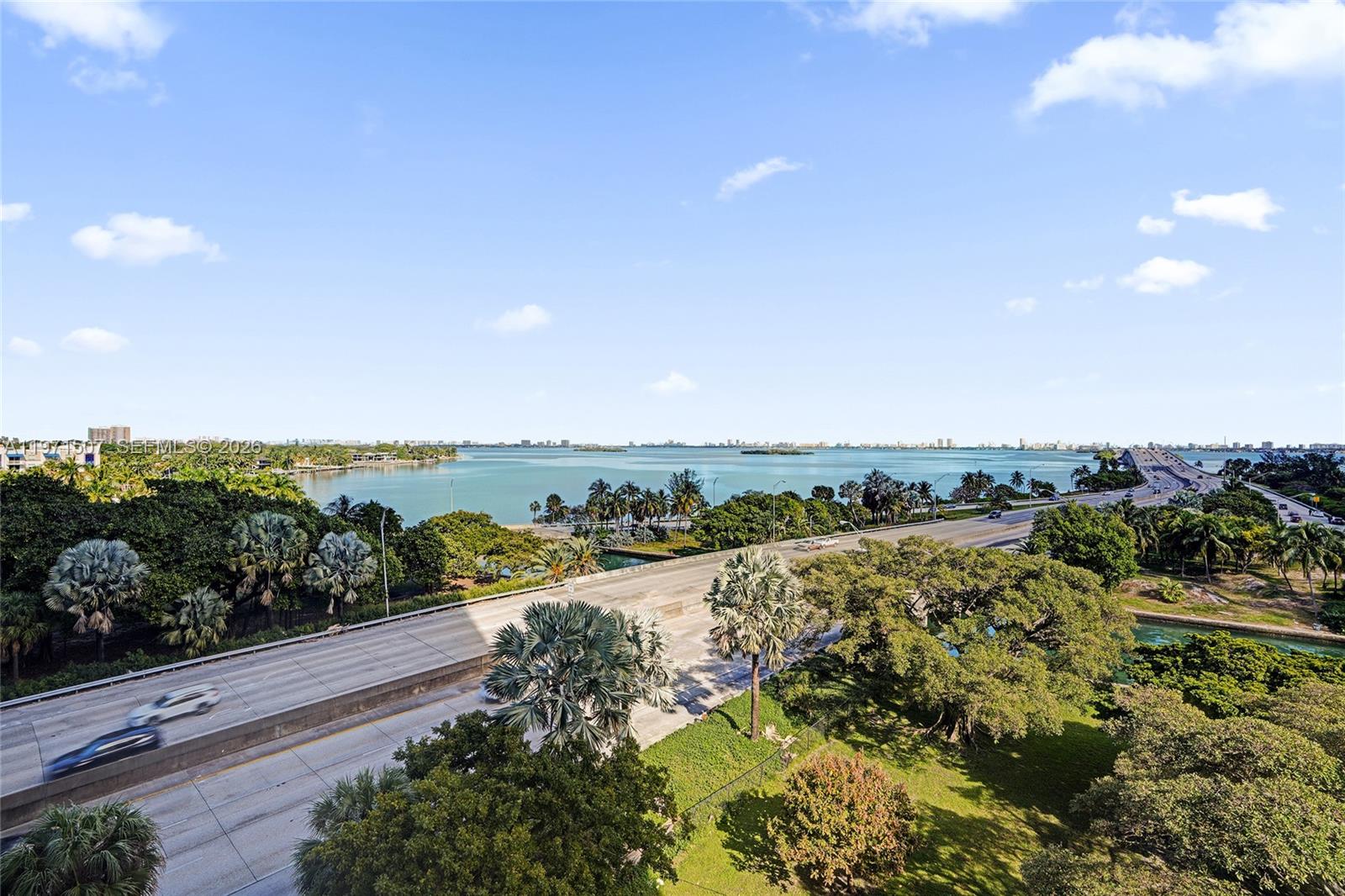 BLUE CONDO - Residential