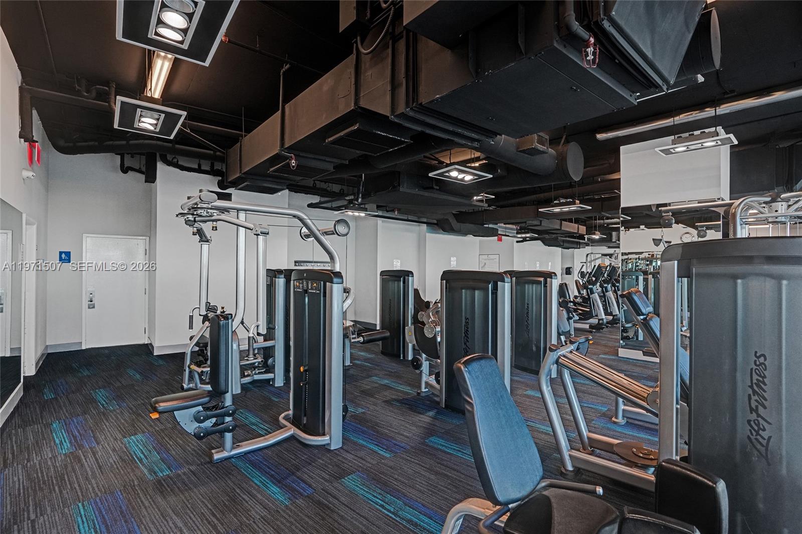 BLUE CONDO - Residential