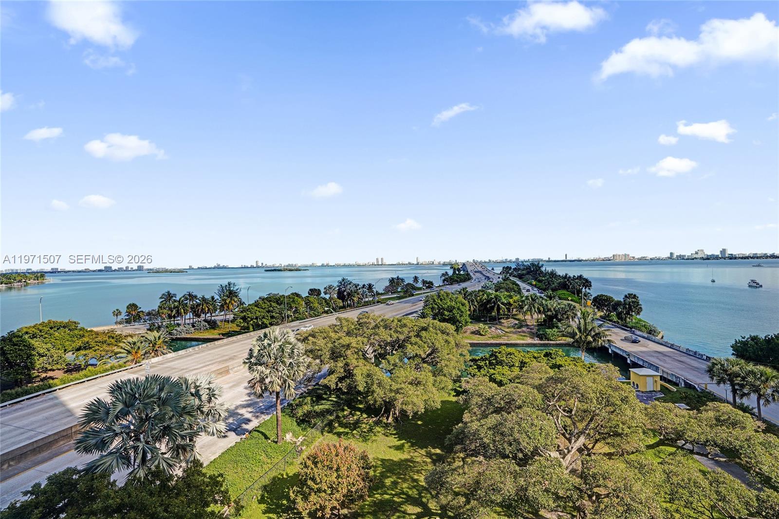 BLUE CONDO - Residential