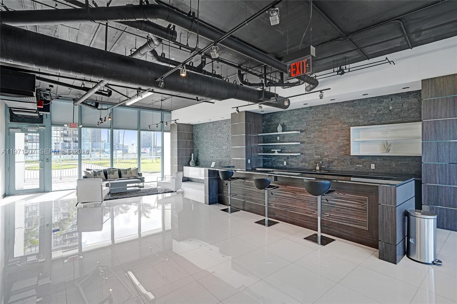 BLUE CONDO - Residential