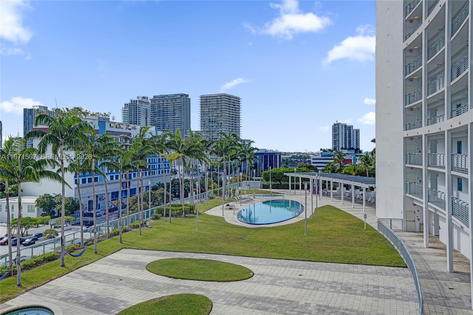 BLUE CONDO - Residential