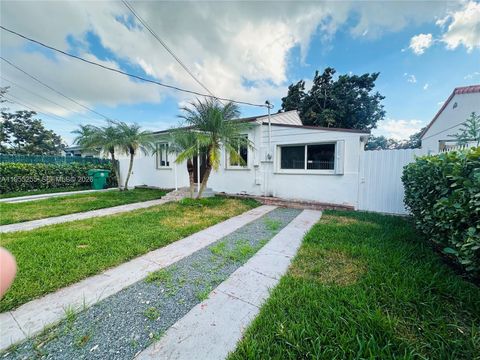 3052 SW 6th St 3052 Miami FL 33135