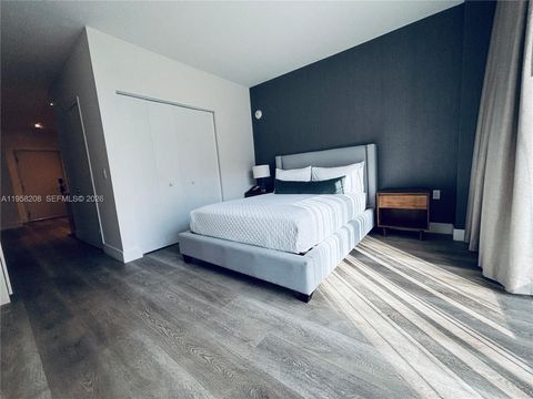 239 SW 9th St 405 Miami FL 33130