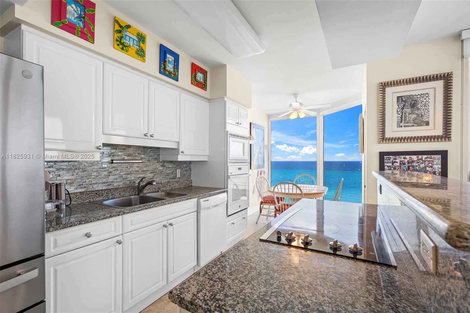 4775 Collins Ave 1203
