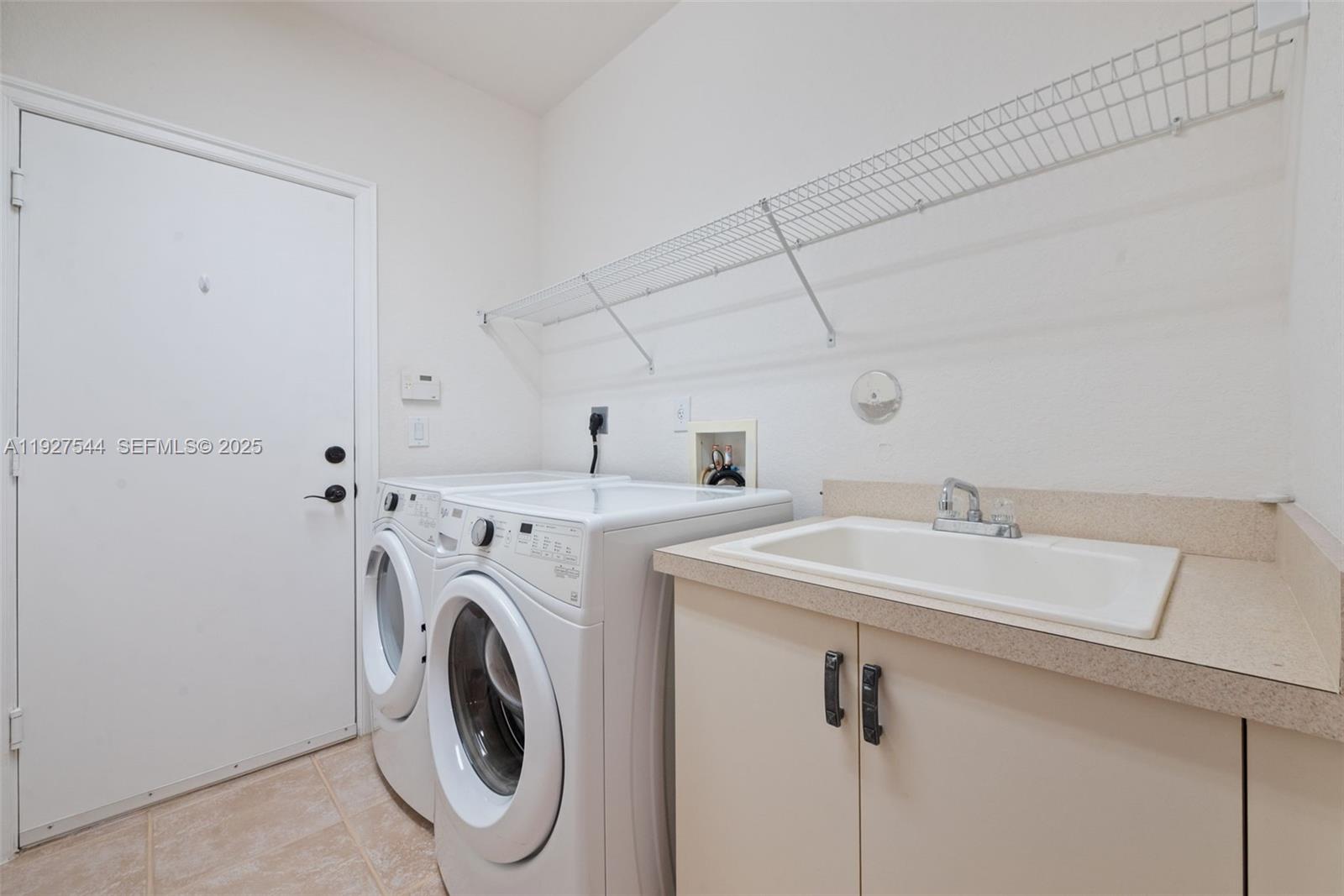 RIVERSTONE - Residential Lease