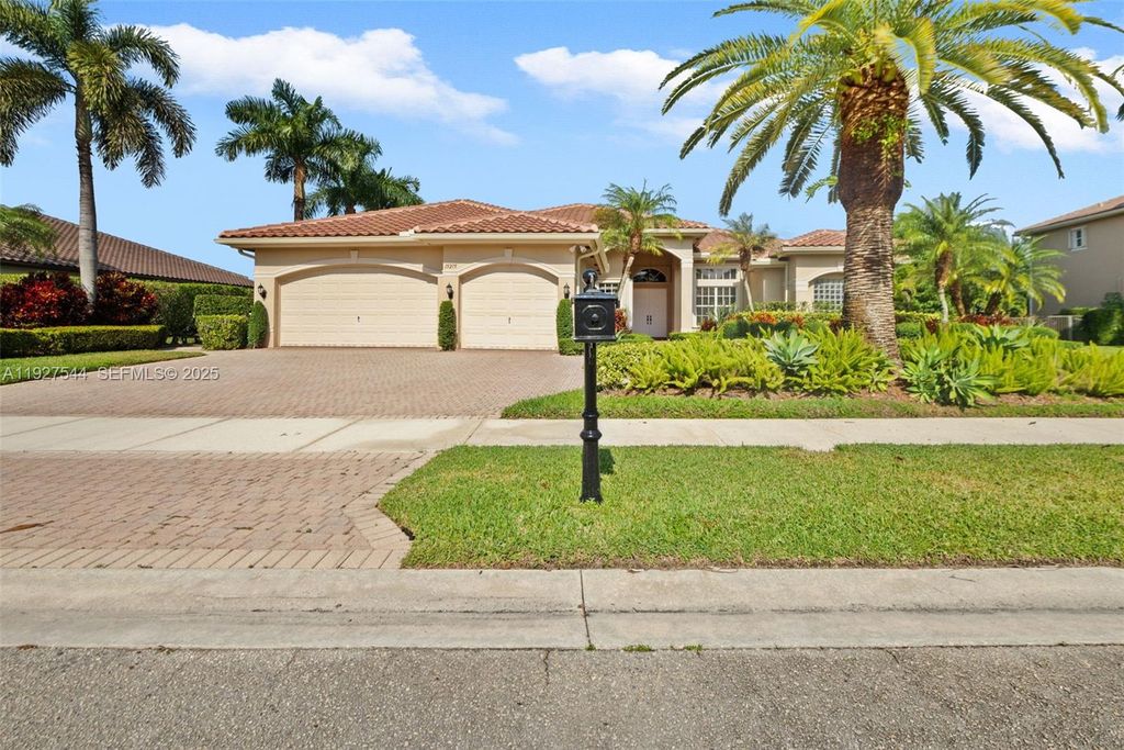 Photo of 15275 SW 38th St #15275, Davie, FL 33331 (MLS # A11927544)