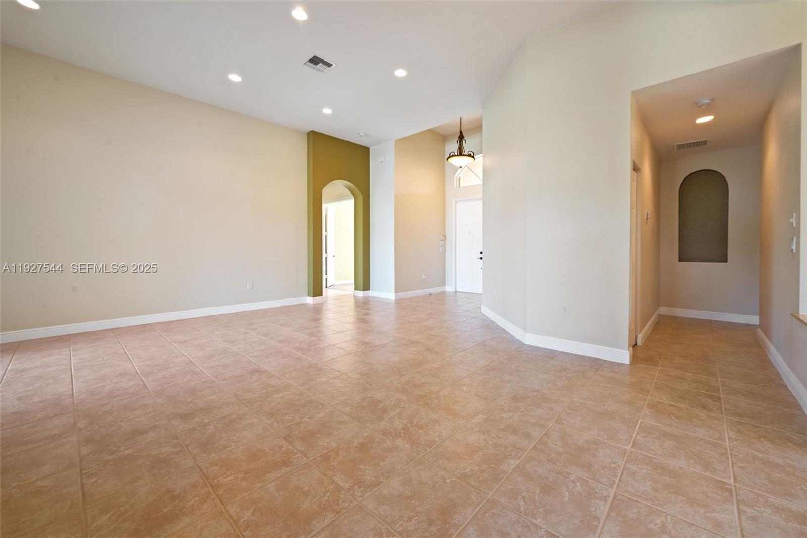 RIVERSTONE - Residential Lease