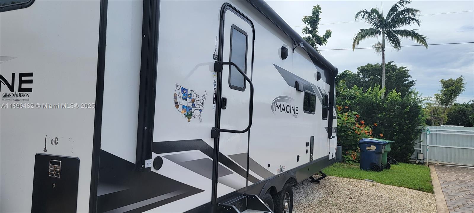 VENETIAN ACRES - Residential Lease