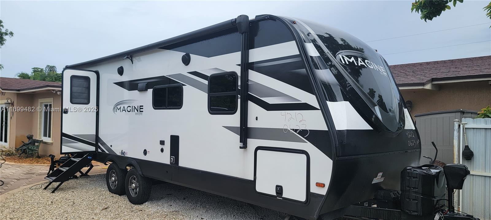 VENETIAN ACRES - Residential Lease