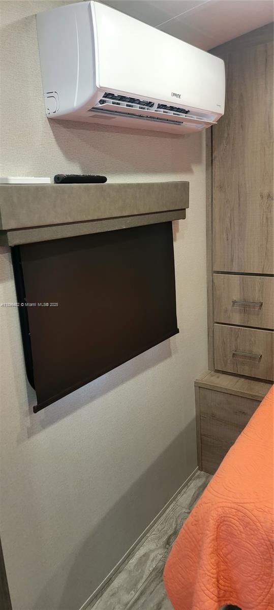 VENETIAN ACRES - Residential Lease