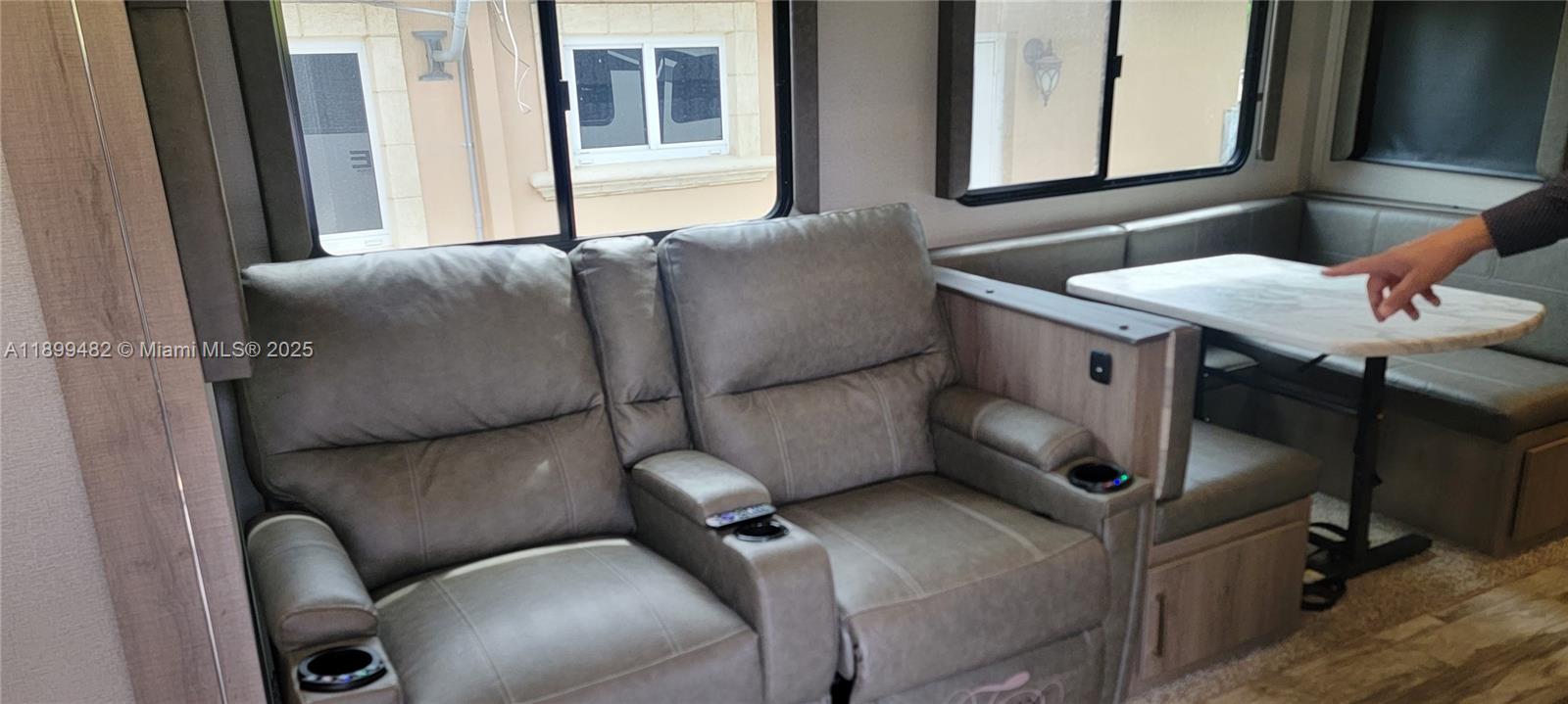 VENETIAN ACRES - Residential Lease