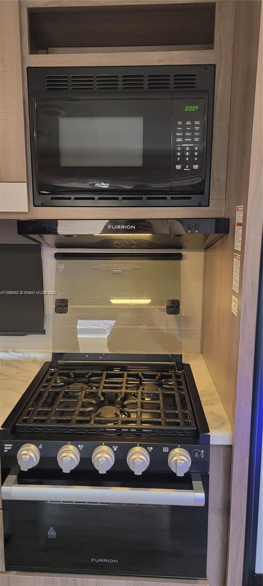 VENETIAN ACRES - Residential Lease