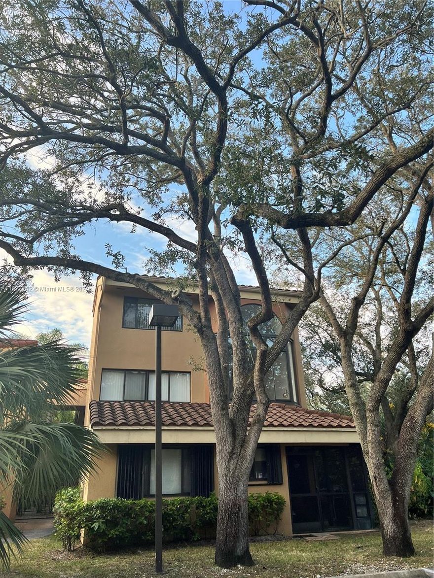 This one-bedroom, one-bath, and 1/2-bath, plus den, unit was almost totally remodeled and is located in Celebration Point on the first floor. It has a tile floor, a washer and dryer, and a tankless water heater. It is within walking distance of Miami Lakes Main Street, restaurants, and more. There is plenty of parking and it is centrally located. Your client will love to reside in this unit! It has two 2-year rental restrictions.