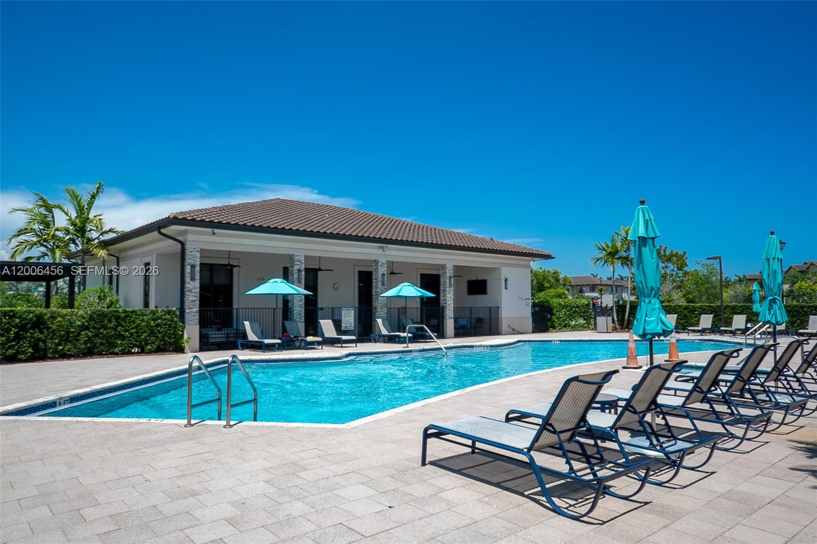 COCO PALM VILLAS - Residential