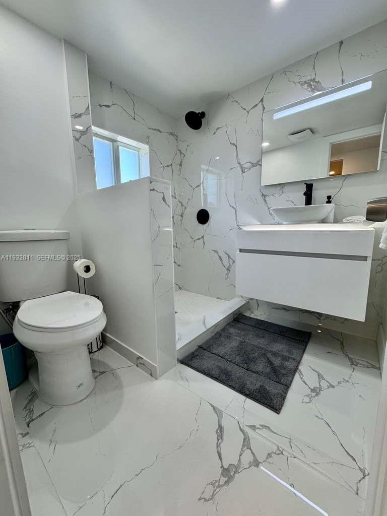 CLAIR LAKE - Residential Income