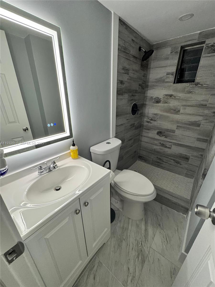 CLAIR LAKE - Residential Income