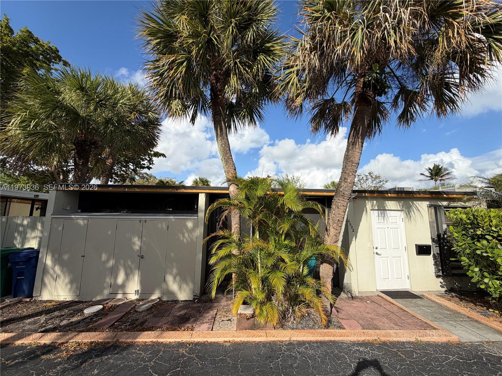 MIAMI LAKES-LAKE KATHARIN - Residential