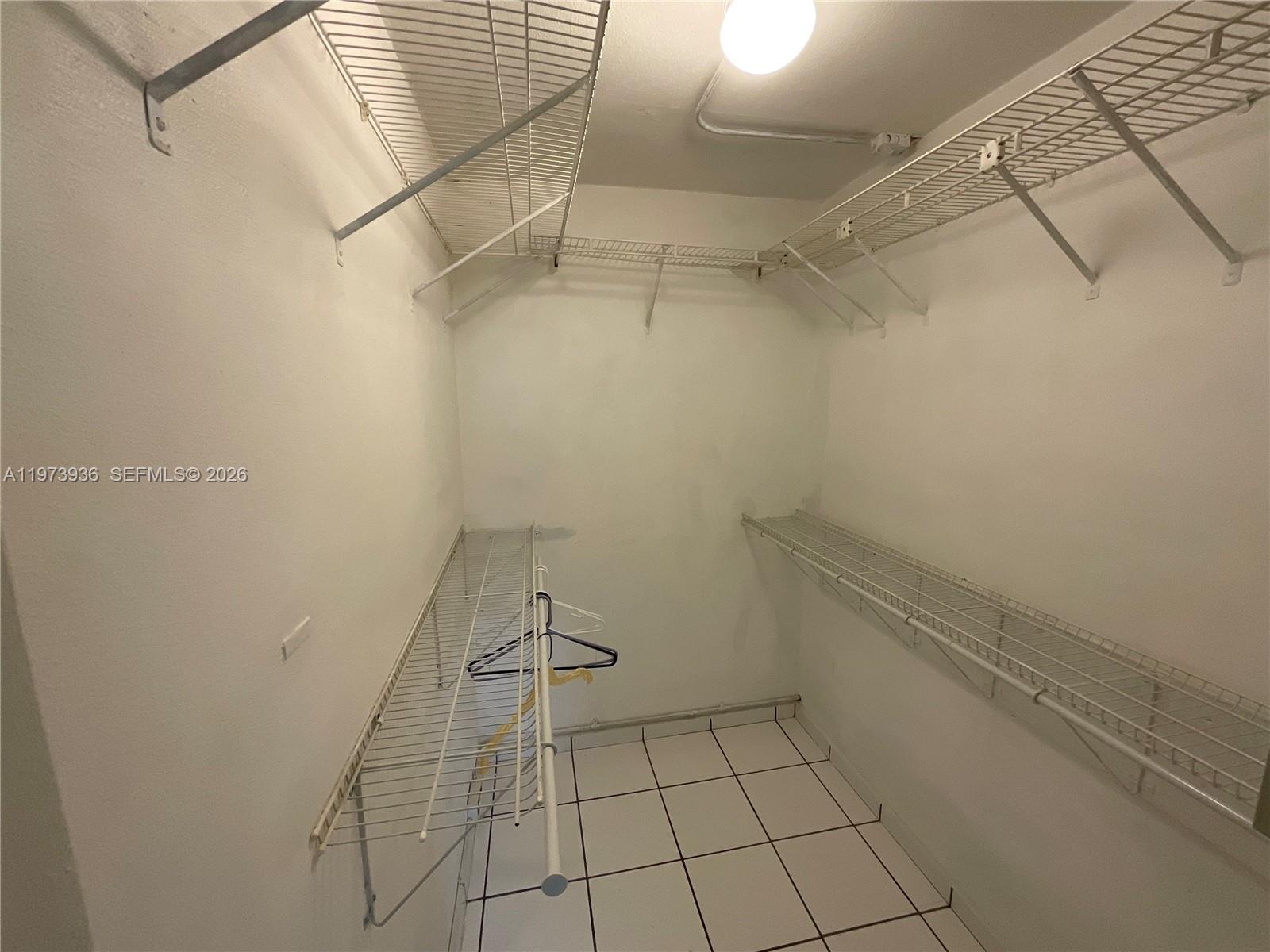 MIAMI LAKES-LAKE KATHARIN - Residential