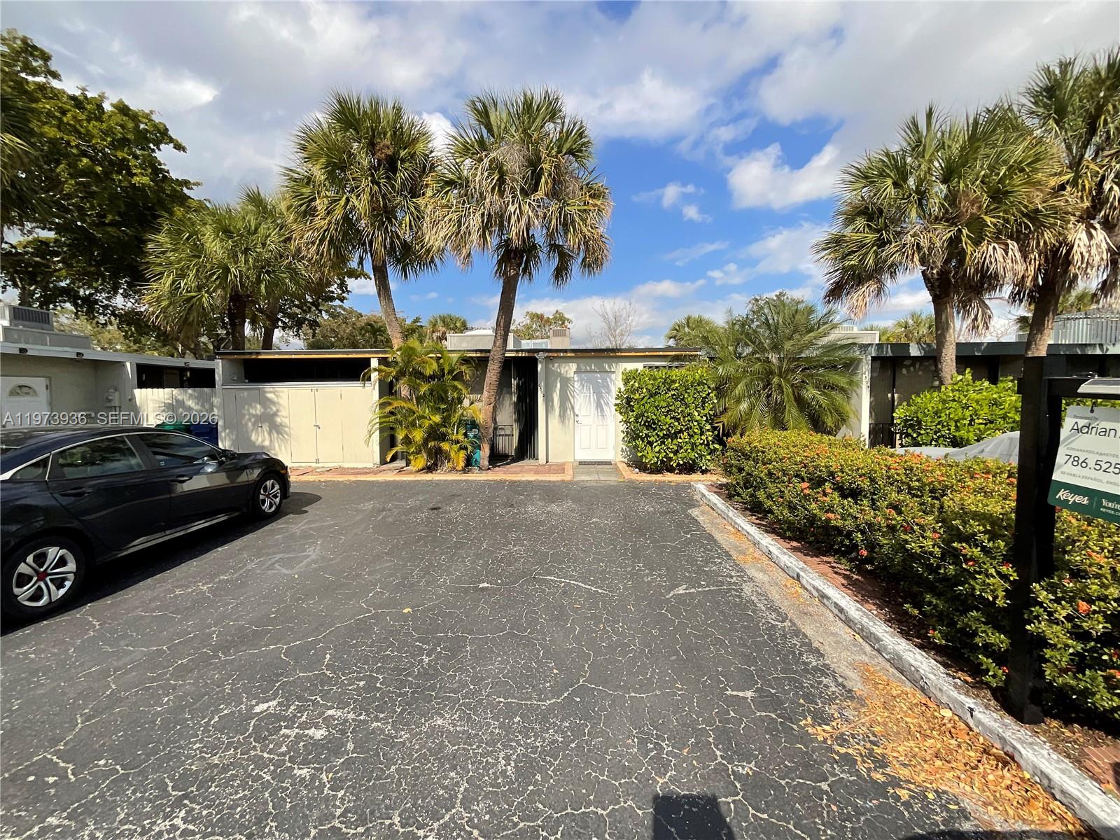 MIAMI LAKES-LAKE KATHARIN - Residential