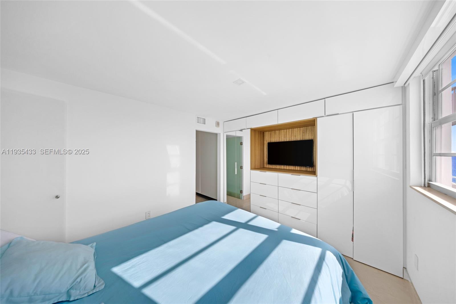 ROYAL ATLANTIC CONDO - Residential