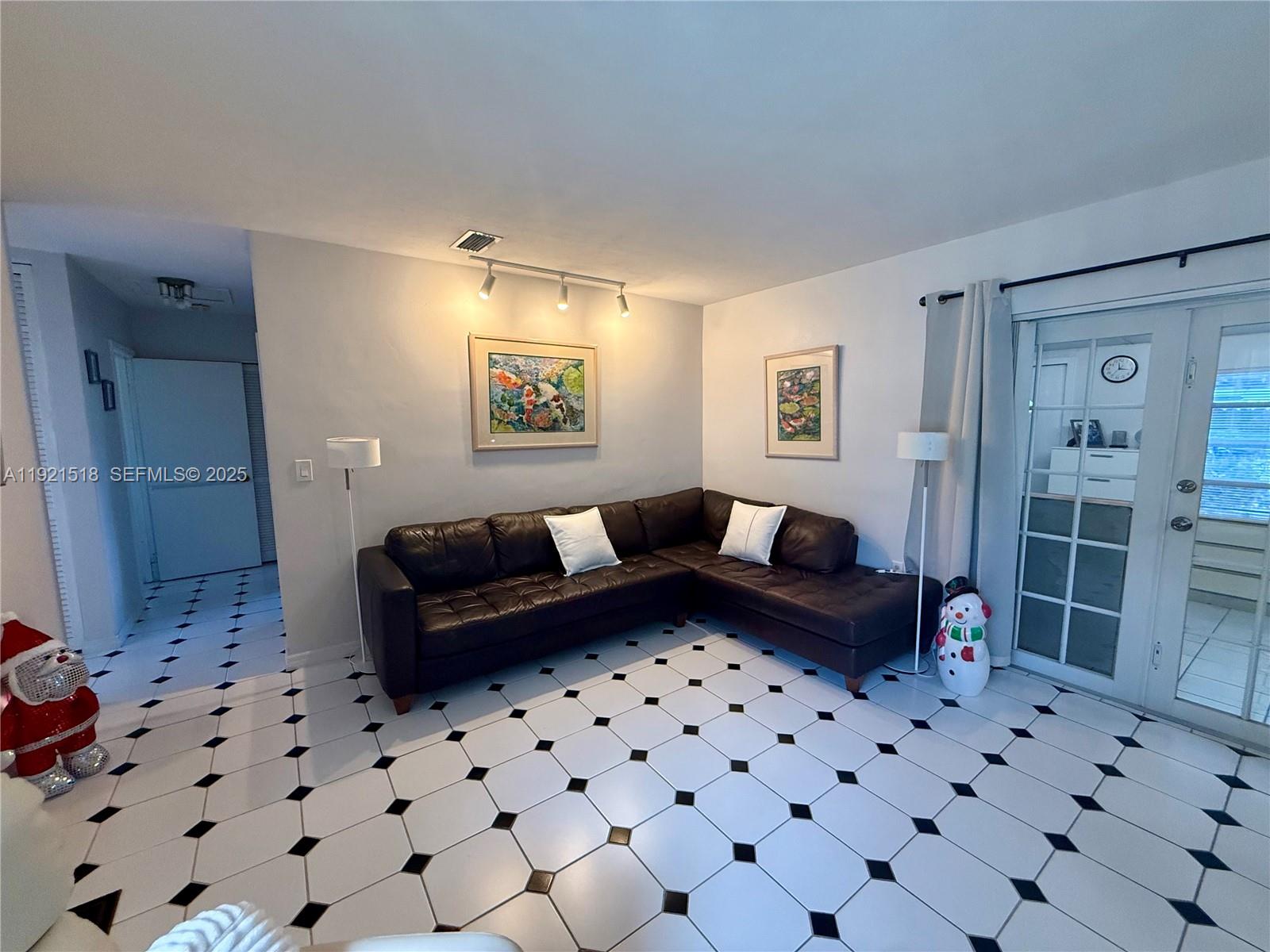 PALM SPRINGS NORTH SEC D - Residential