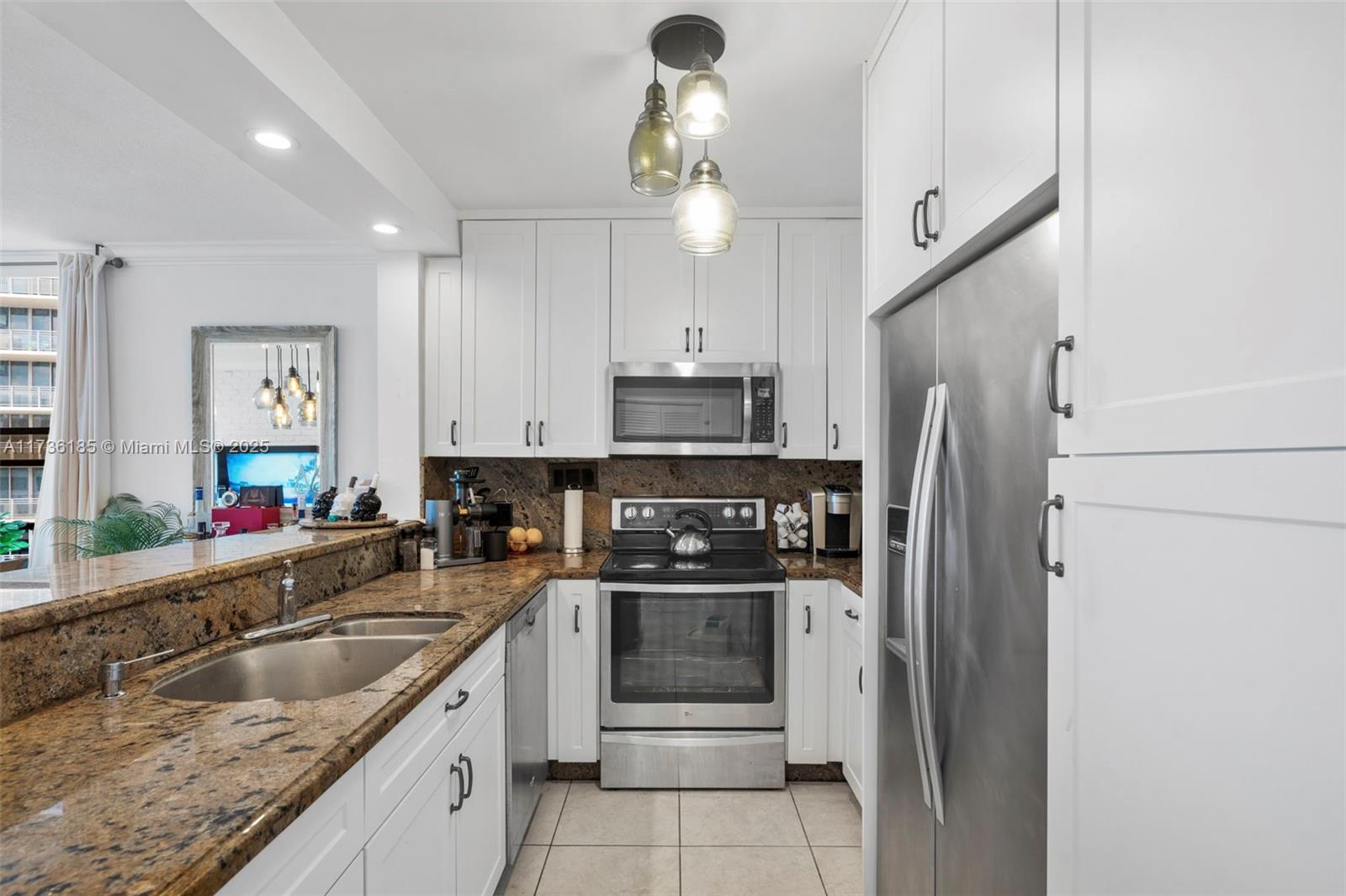 ALEXANDER TOWERS CONDO - Residential Lease