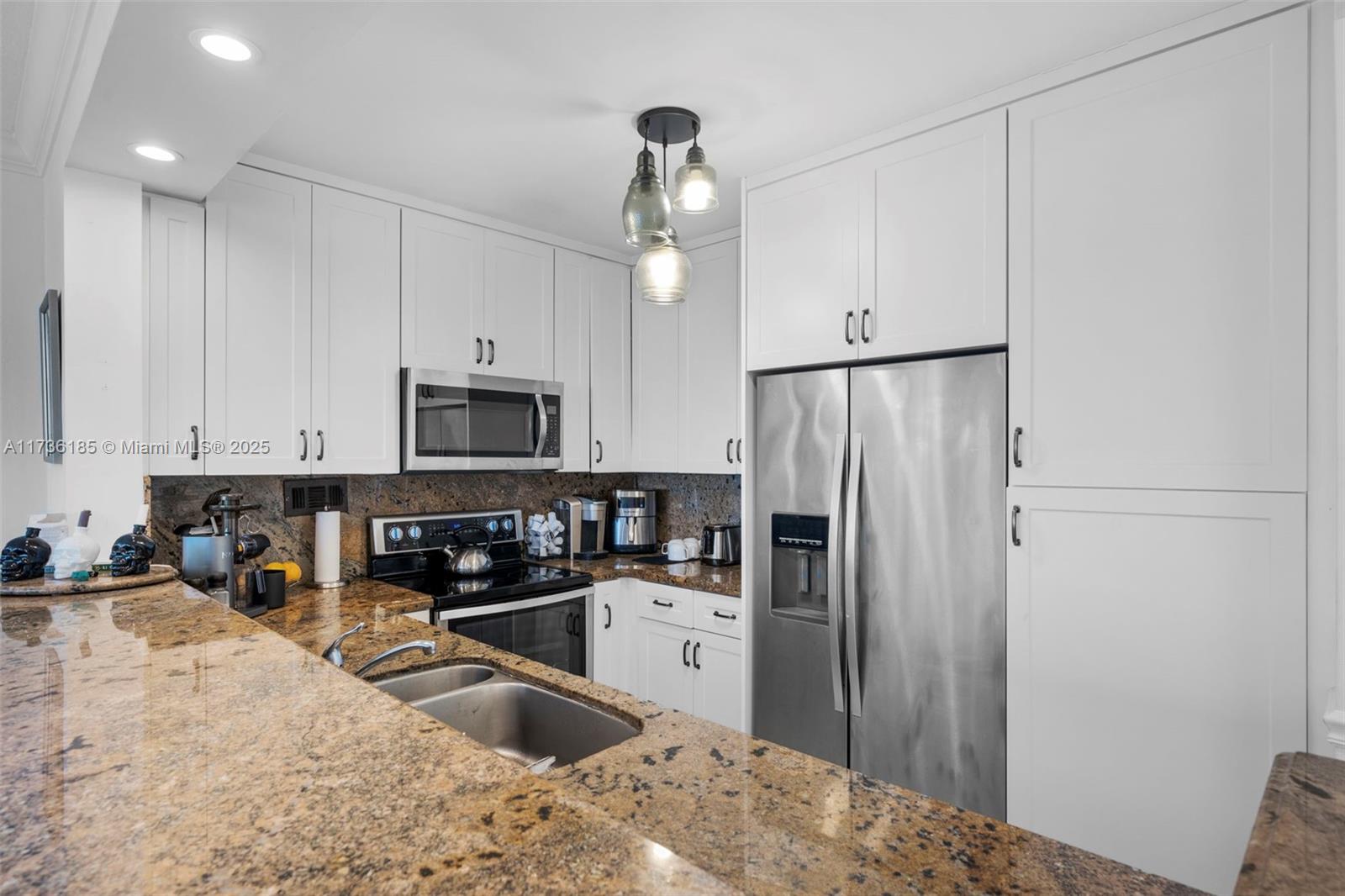 ALEXANDER TOWERS CONDO - Residential Lease