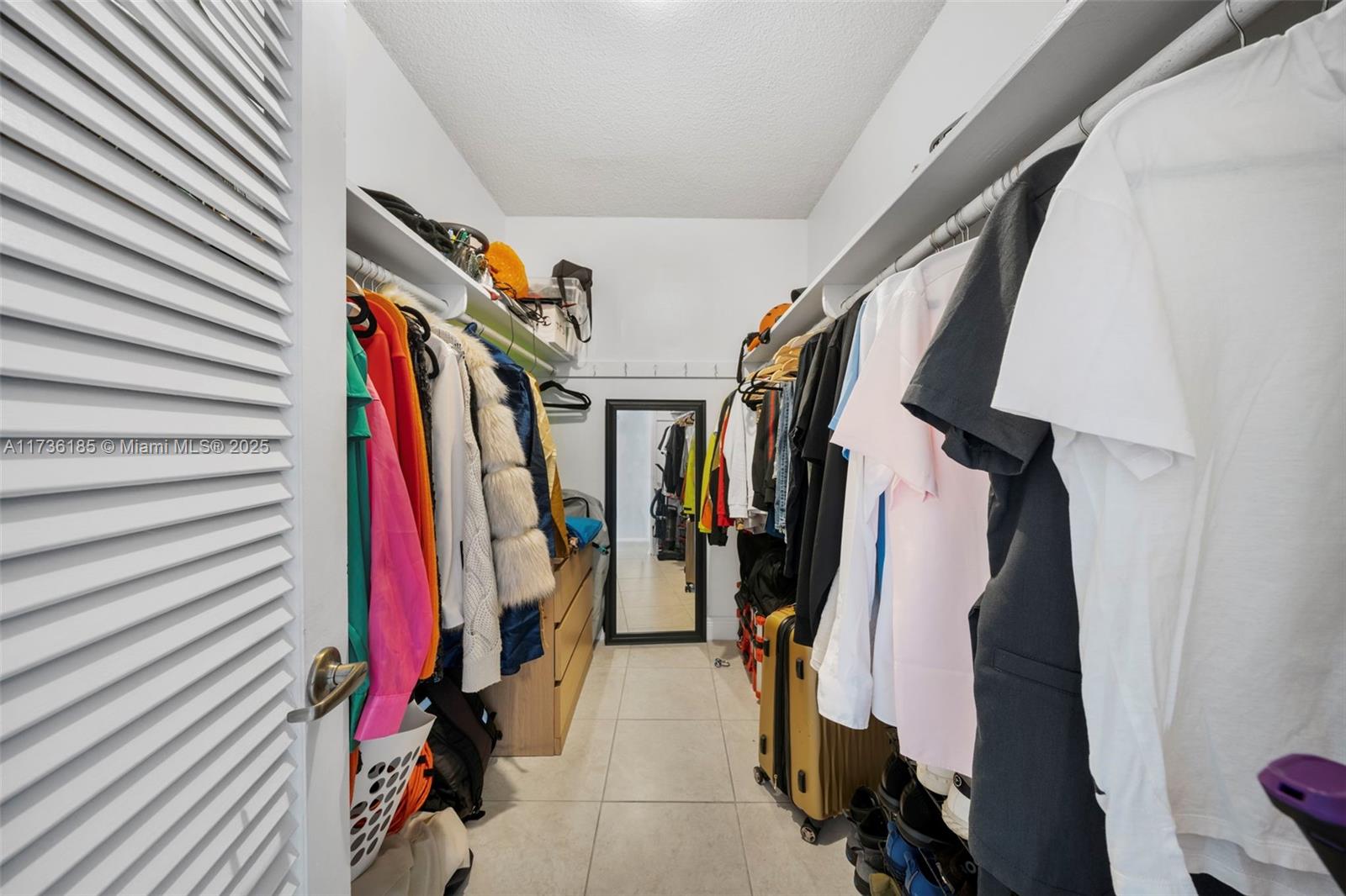 ALEXANDER TOWERS CONDO - Residential Lease