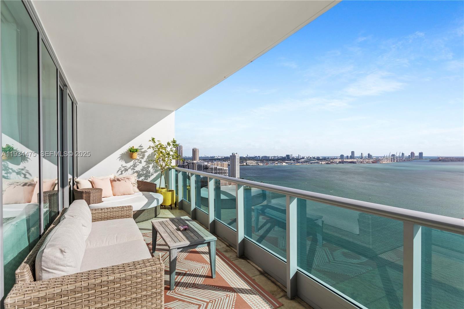 JADE RESIDENCES AT BRICKE - Residential