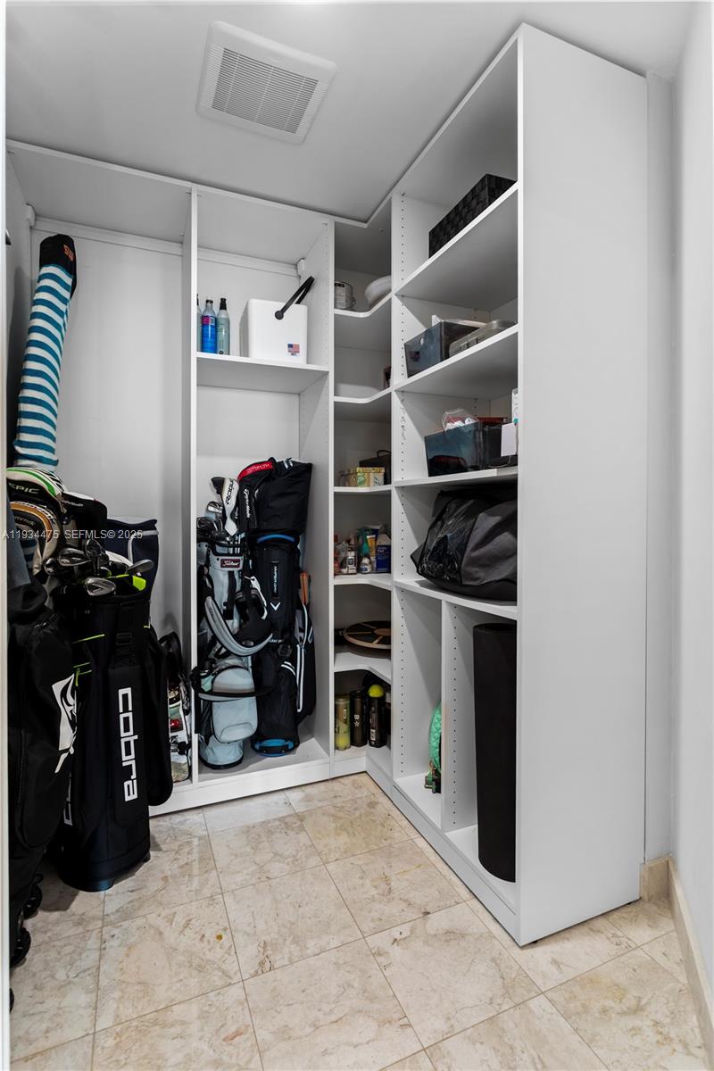 JADE RESIDENCES AT BRICKE - Residential