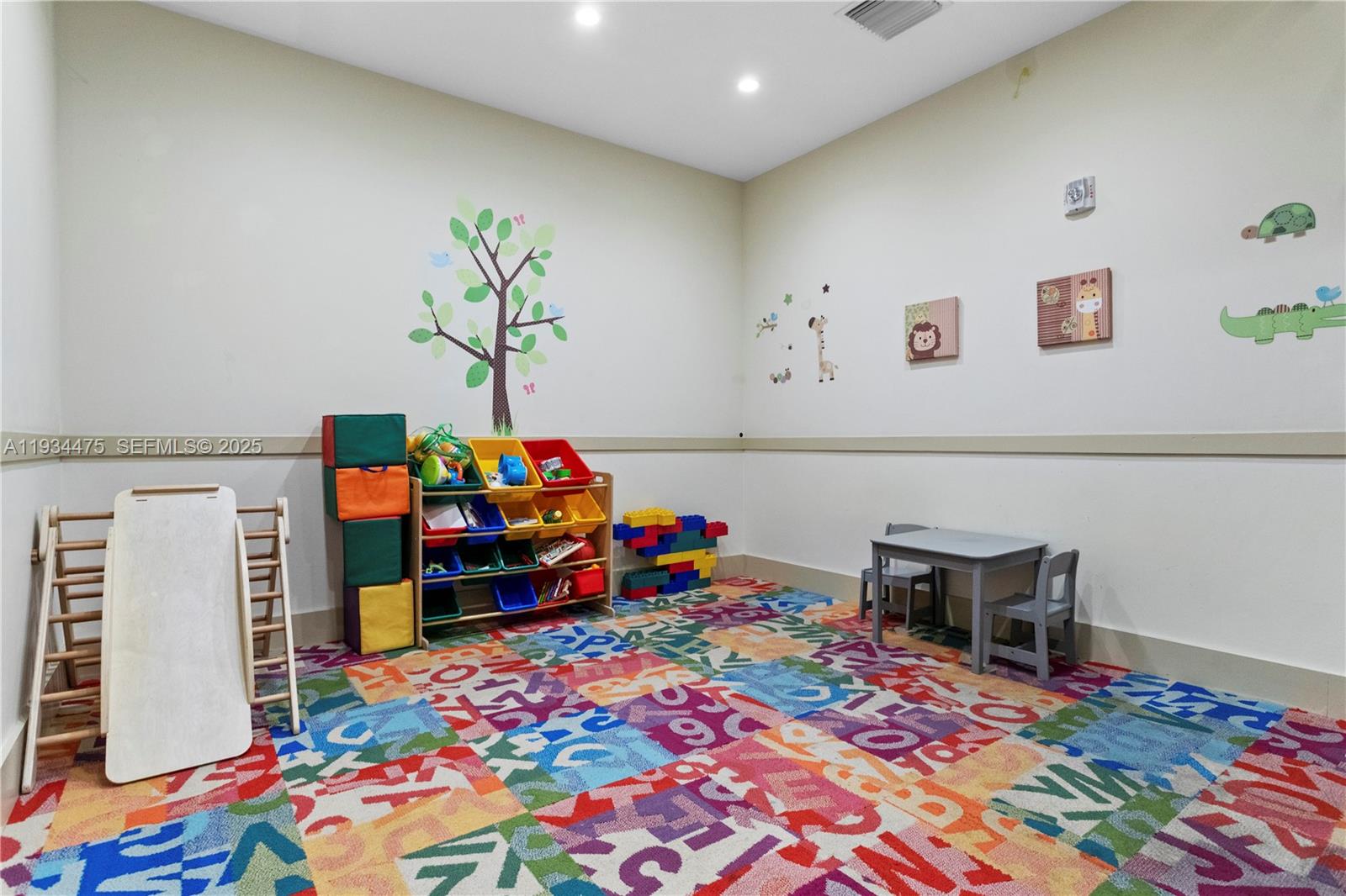 JADE RESIDENCES AT BRICKE - Residential