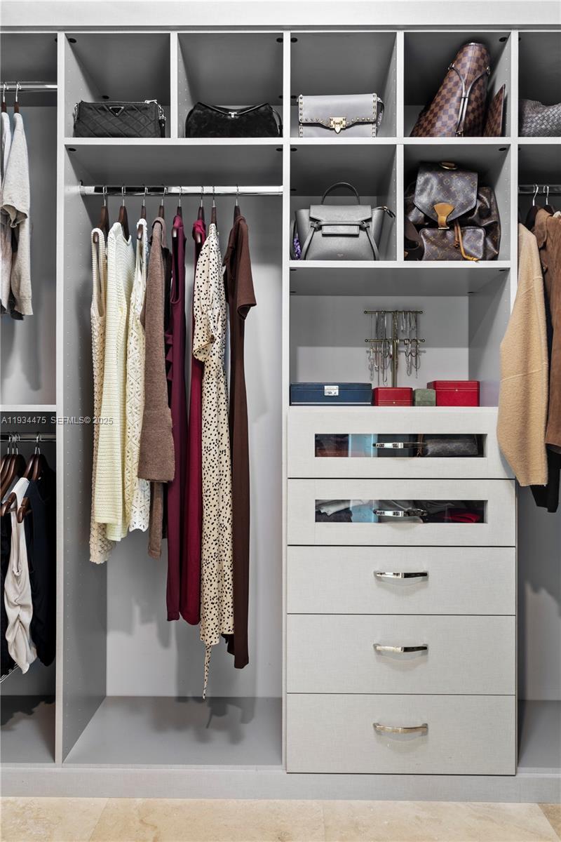 JADE RESIDENCES AT BRICKE - Residential