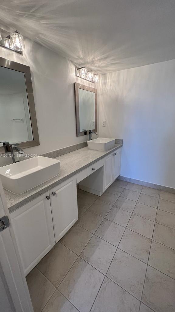 SHERIDAN BEACH CLUB CONDO - Residential Lease