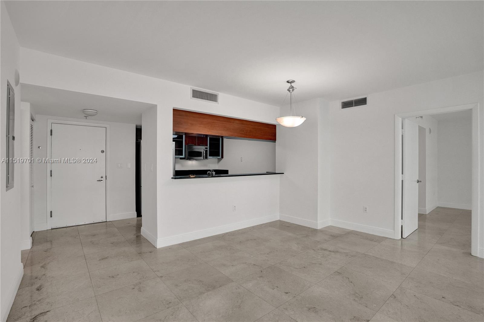 1800 CLUB CONDO - Residential Lease