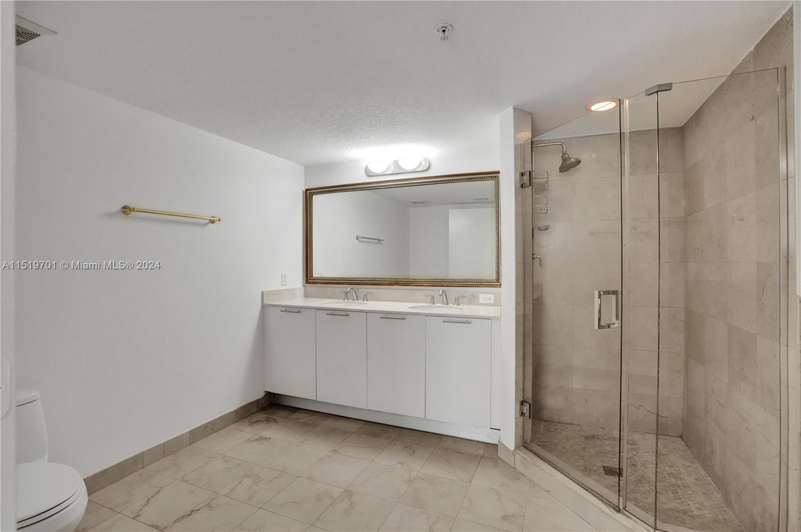 1800 CLUB CONDO - Residential Lease